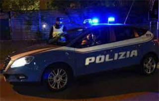 Baby gang a Pesaro, arrestati due 19enni: picchiavano coetanei se non pagavano droga